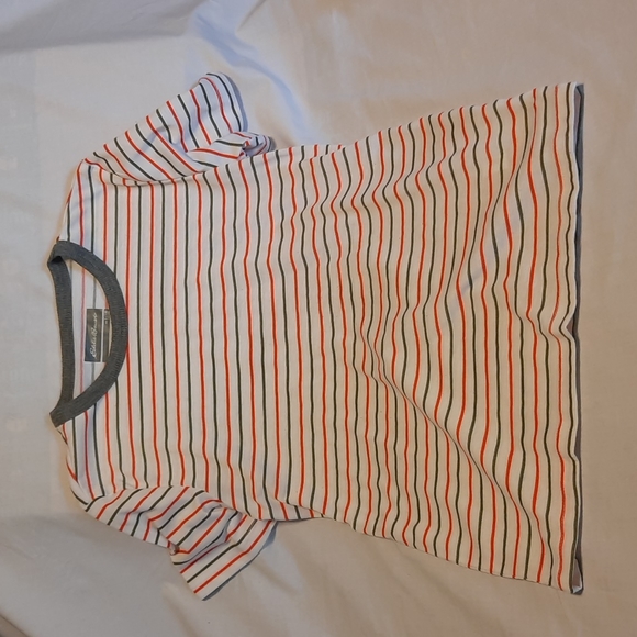 Eddie Bauer t-shirt, kids size 7/8, white stripe. - Picture 1 of 4